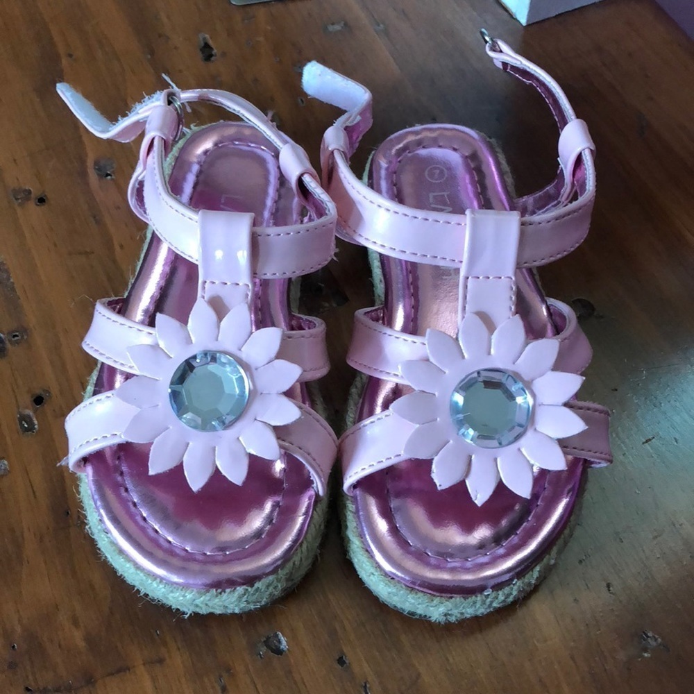 Metallic pink girls sandal